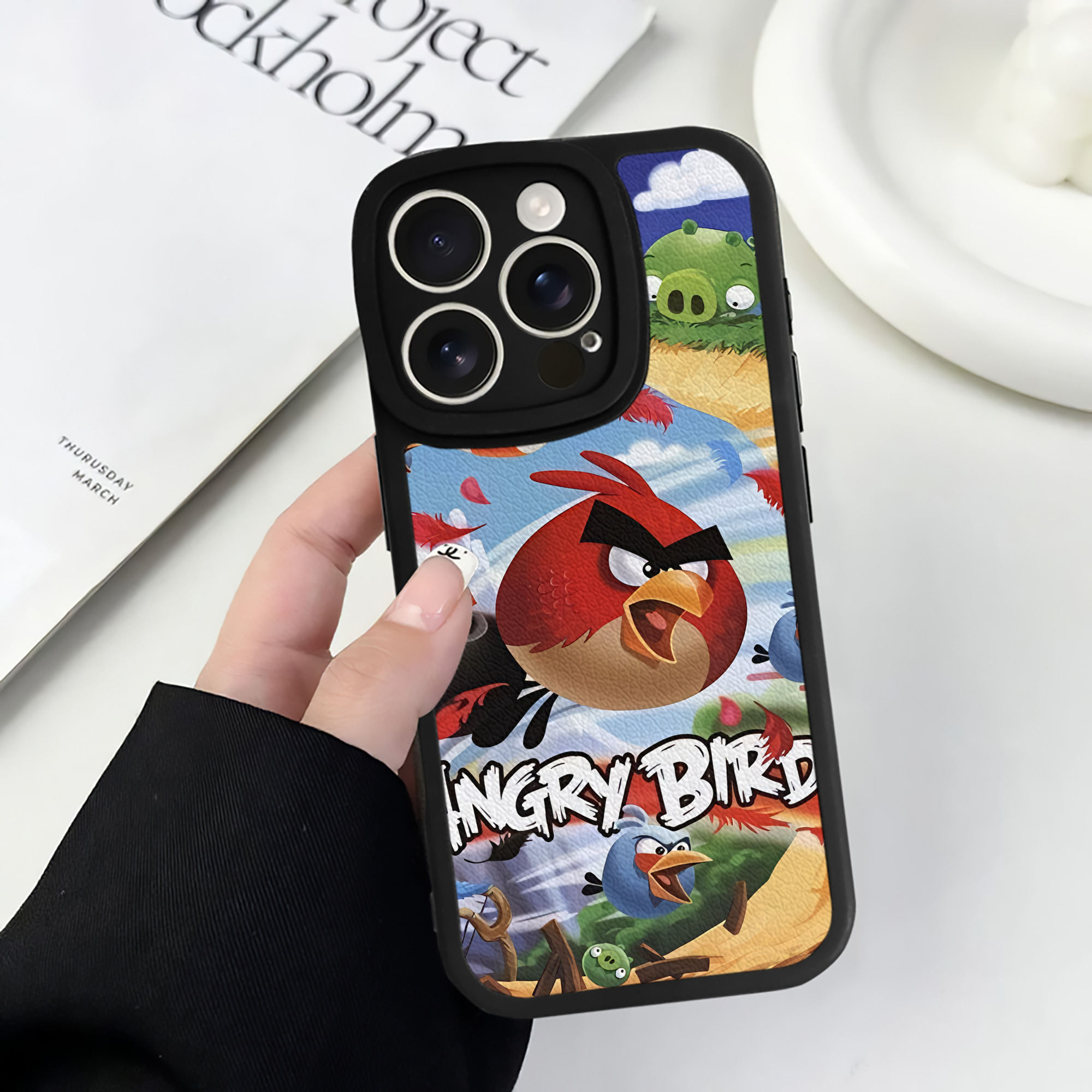 （画像用） Angry Birds アングリーバード 【iPhone 16シリーズ対応】シリコンスマホケース（レザー調） 材質：シリコン